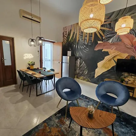 Bella Big For Maximum 8 People With Free Air Conditioner And Balcony Appartement *