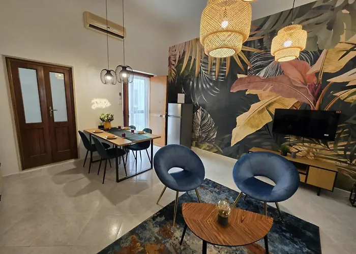 Bella Big For Maximum 8 People With Free Air Conditioner And Balcony Apartment *